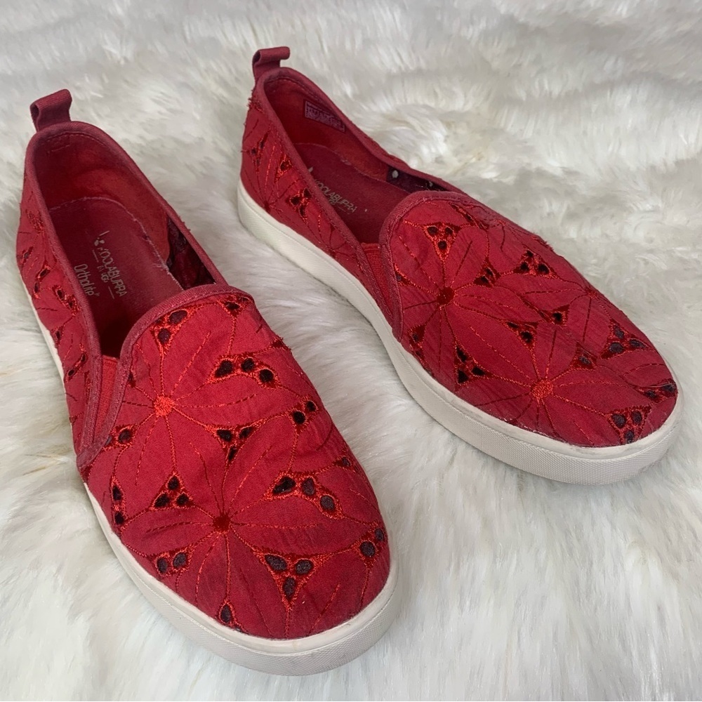 Koolaburra by UGG Red Floral Amiah Sneaker - Picture 2 of 8